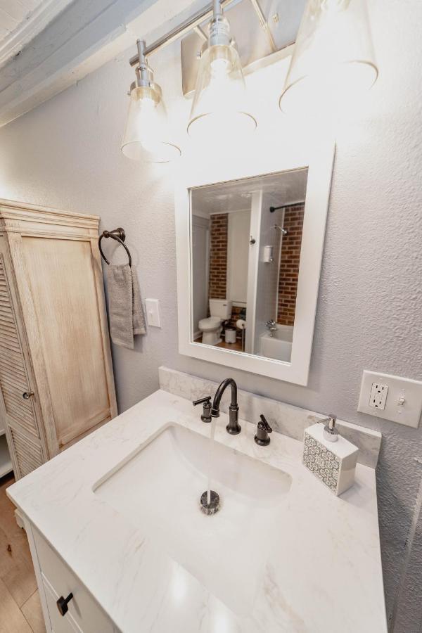 Comfortable King Suite Zen Space Hattiesburg Zewnętrze zdjęcie